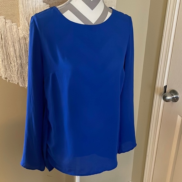 Gibson Latimer Tops - Royal Blue Open Back Blouse with Lace Back by Gibson Latimer Size Large